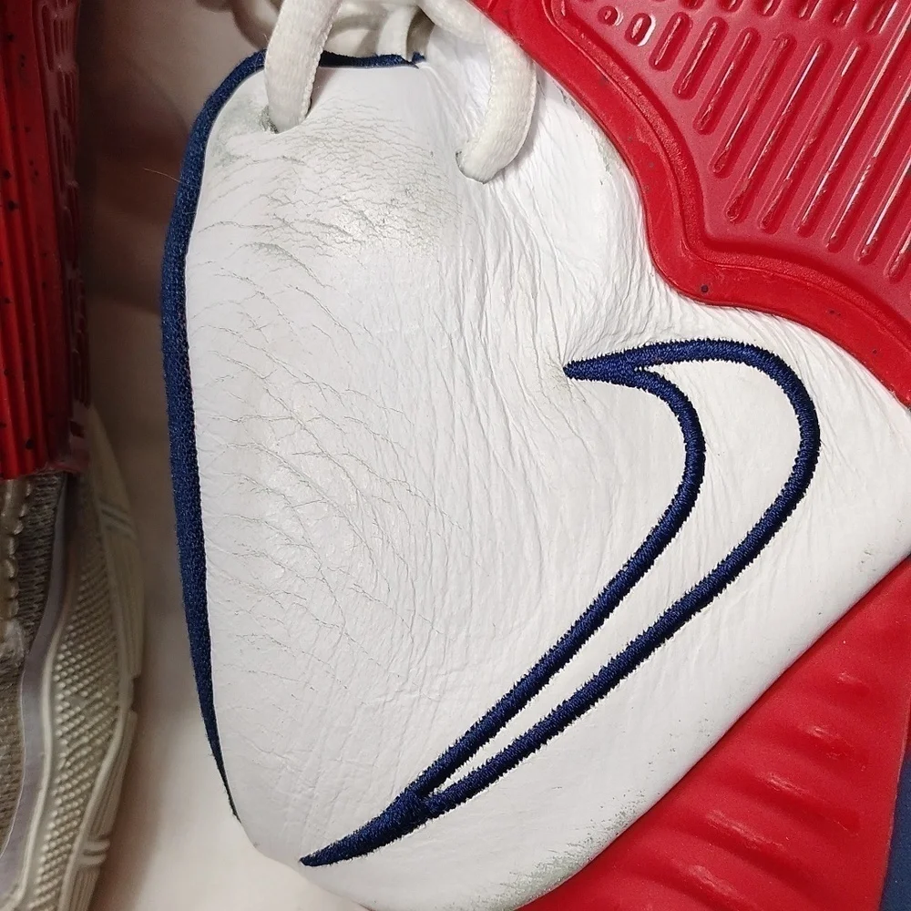 Nike youth shoes size 10